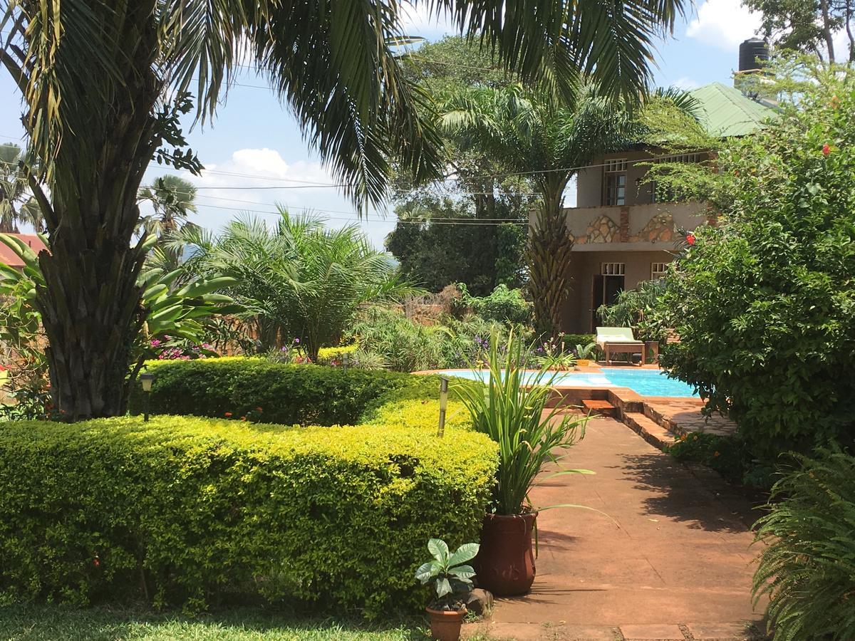 Surjios Guest House Jinja Exterior foto